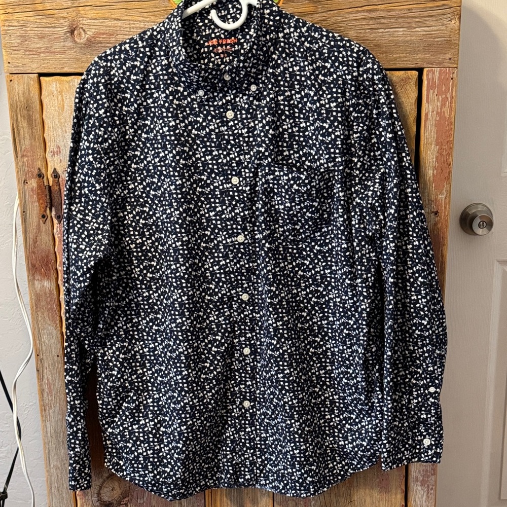 Joe Fresh Dark Blue and White Patterned Shirt size large.